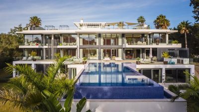 Villa in Sotogrande with 7 bedrooms and 8 bathrooms 2173m2