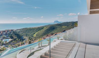 Apartment in La Alcaidesa with 2 bedrooms and 2 bathrooms 85m2