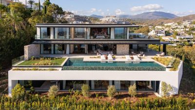Villa in Benahavis with 8 bedrooms and 9 bathrooms 1696m2