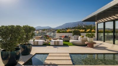 Apartment in Estepona with 4 bedrooms and 5 bathrooms 274m2