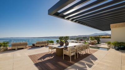 Apartment in Estepona with 3 bedrooms and 2 bathrooms 160m2