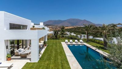 Villa in Casares with 6 bedrooms and 7 bathrooms 725m2
