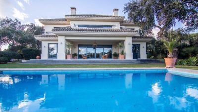 Villa in Sotogrande with 5 bedrooms and 4 bathrooms 545m2