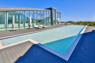 Villa in Sotogrande with bedrooms and bathrooms -1m2